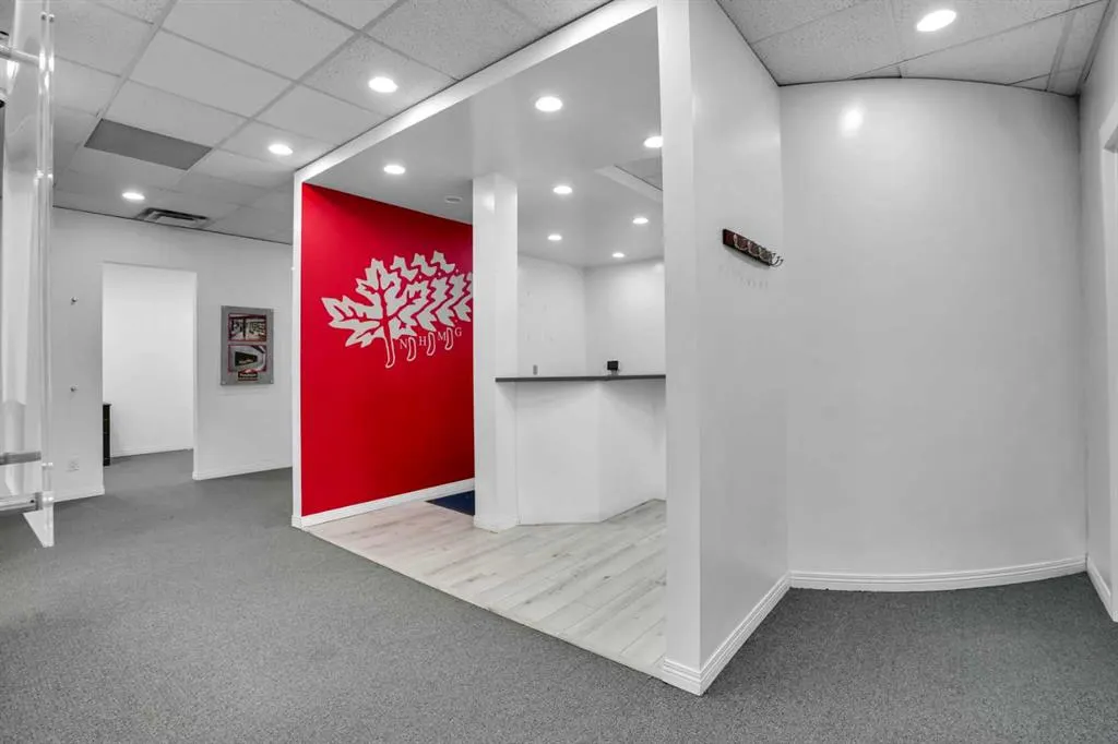 1638 10 Avenue SW #200