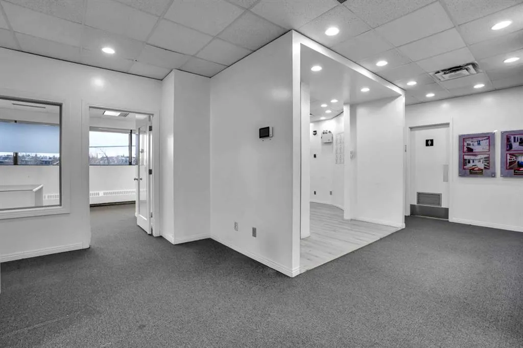 1638 10 Avenue SW #200
