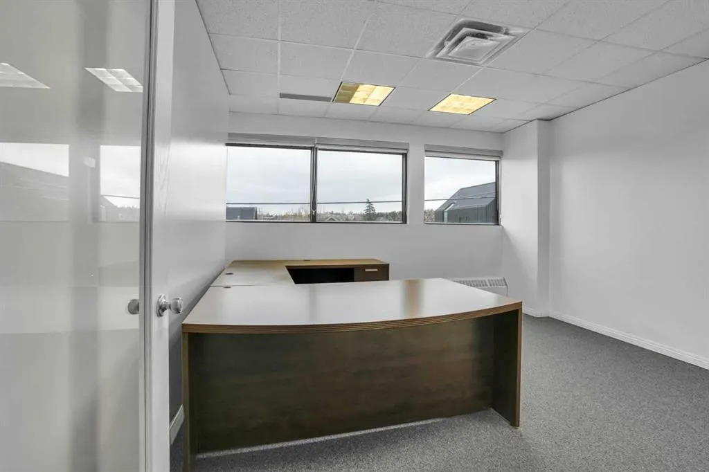 1638 10 Avenue SW #200