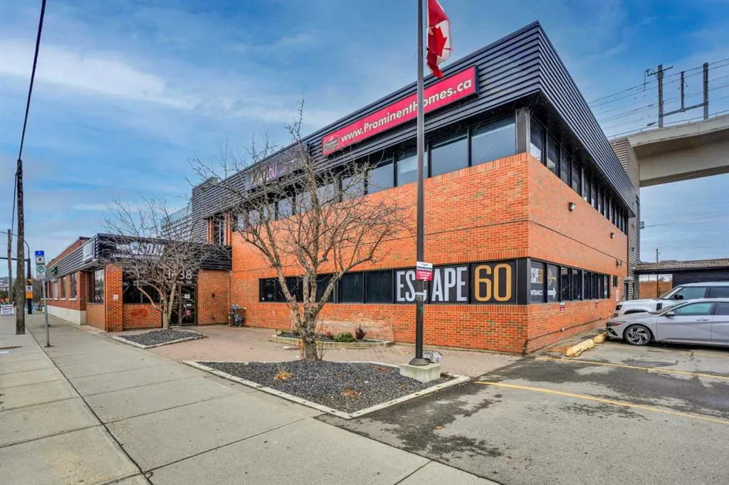 1638 10 Avenue SW #200