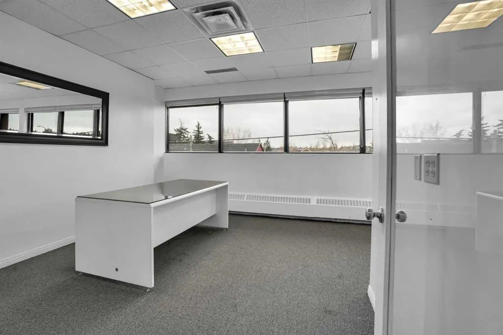 1638 10 Avenue SW #200