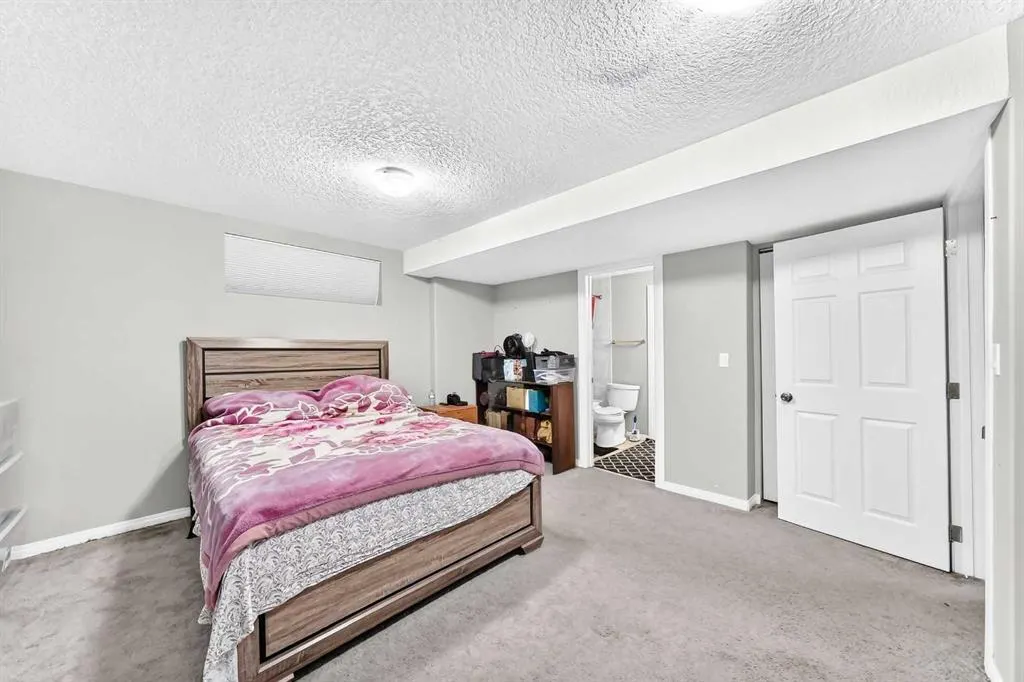 38 Coral Reef Crescent NE