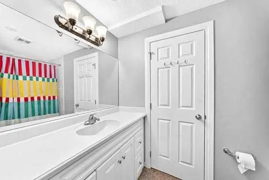 38 Coral Reef Crescent NE