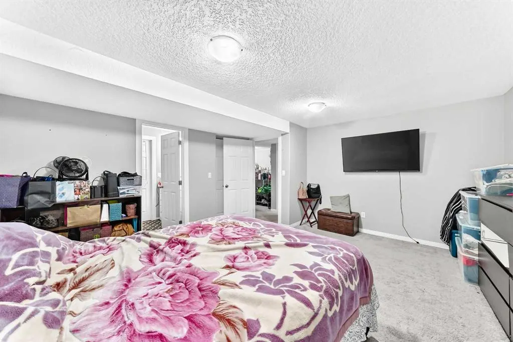 38 Coral Reef Crescent NE