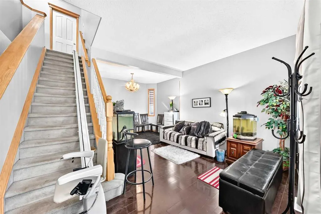 38 Coral Reef Crescent NE