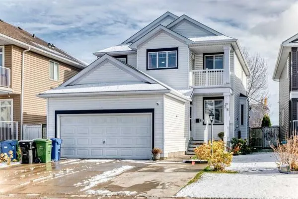38 Coral Reef Crescent NE