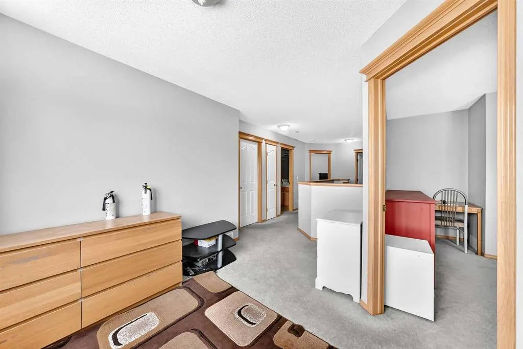 38 Coral Reef Crescent NE