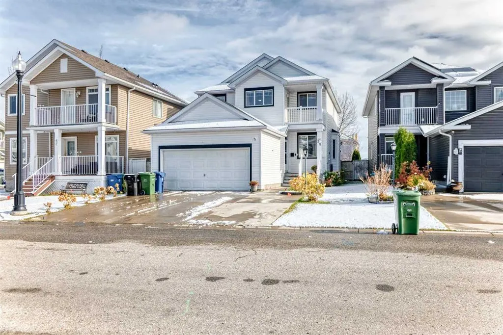 38 Coral Reef Crescent NE