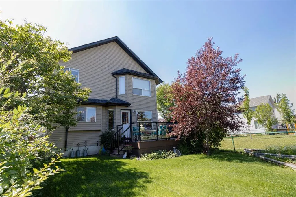21 Arbour Ridge Park NW