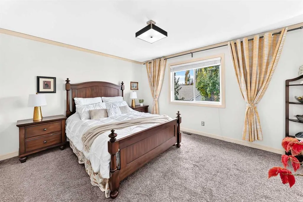 25 Discovery Ridge Hill SW