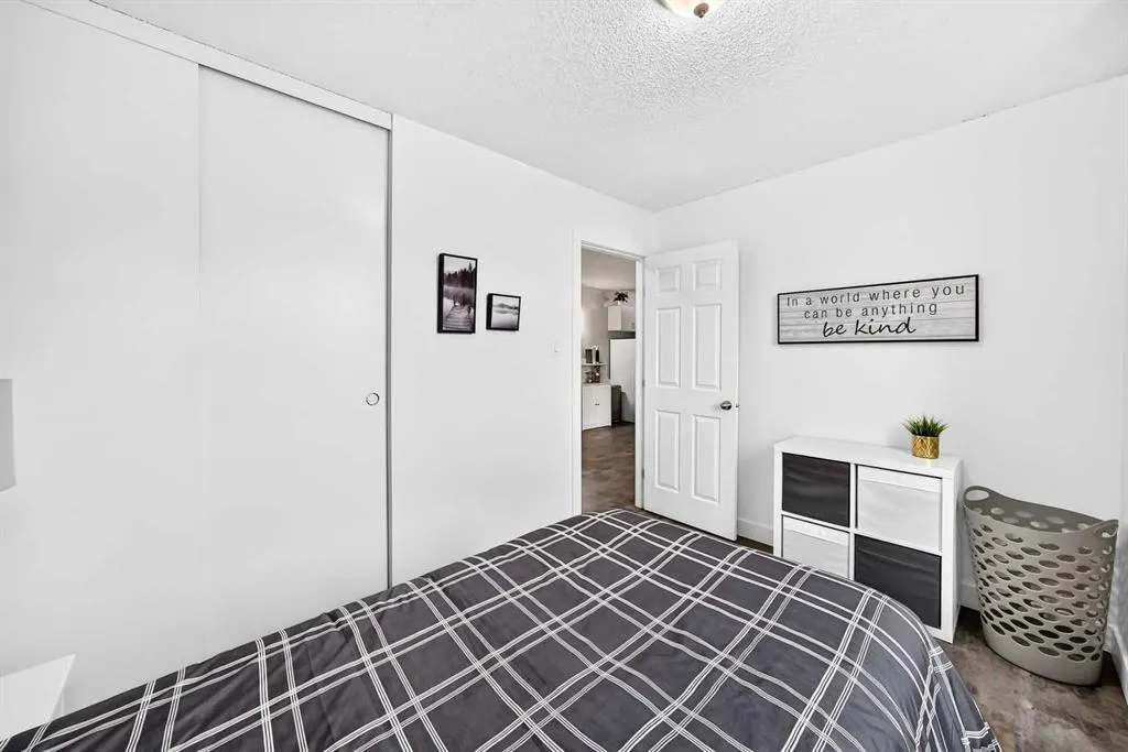 314 14 Street NW #206