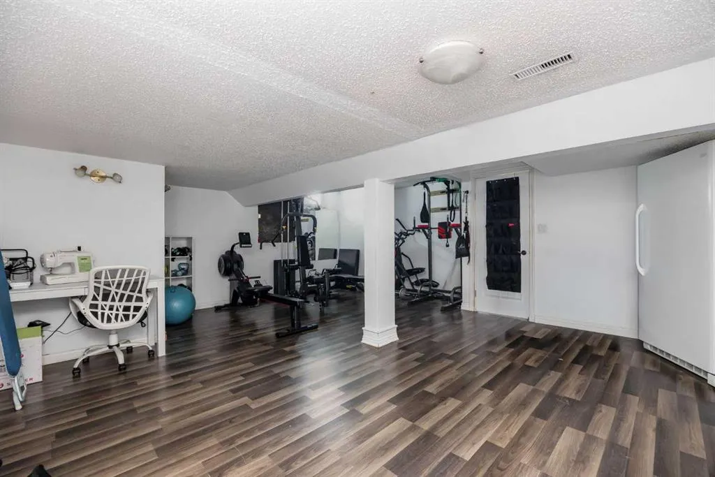 203 Cochrane Crescent