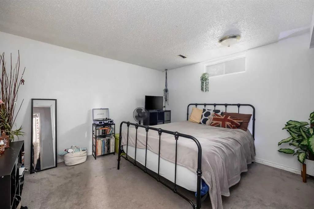 203 Cochrane Crescent