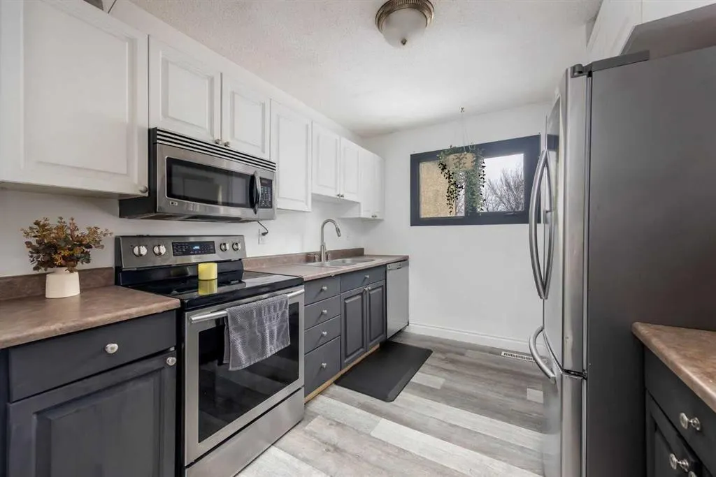 203 Cochrane Crescent
