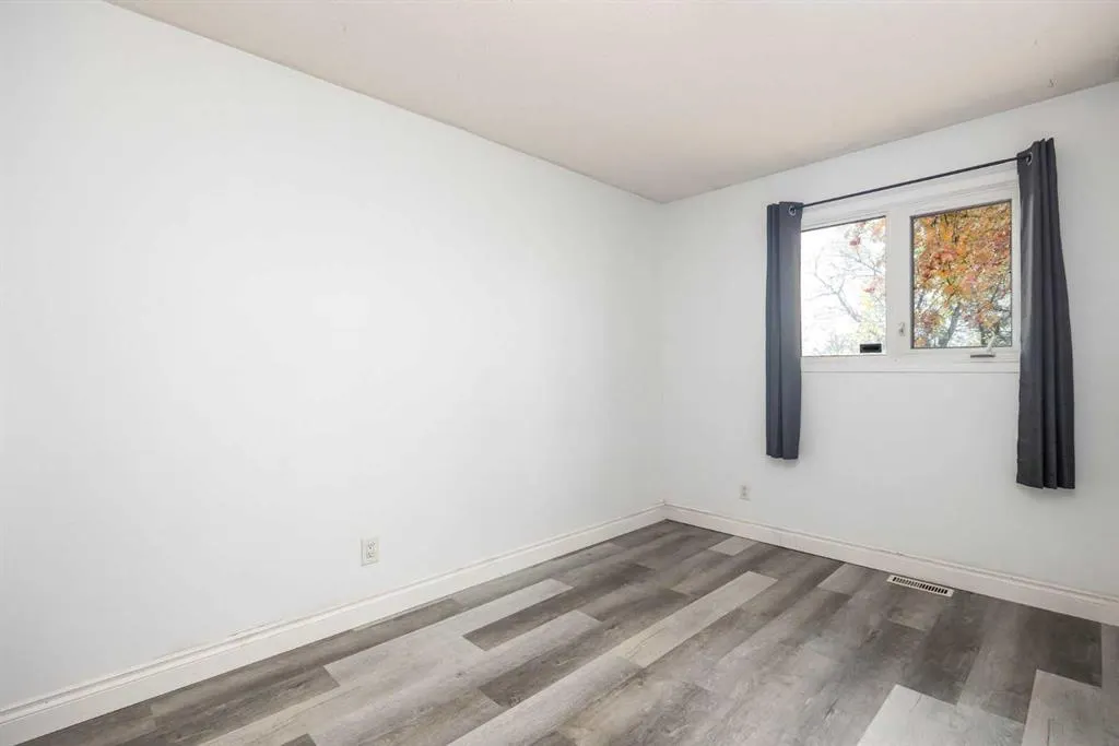 203 Cochrane Crescent