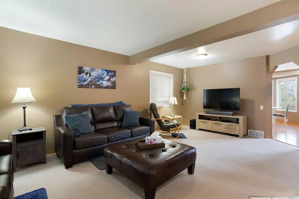 124 Del Ray Close NE