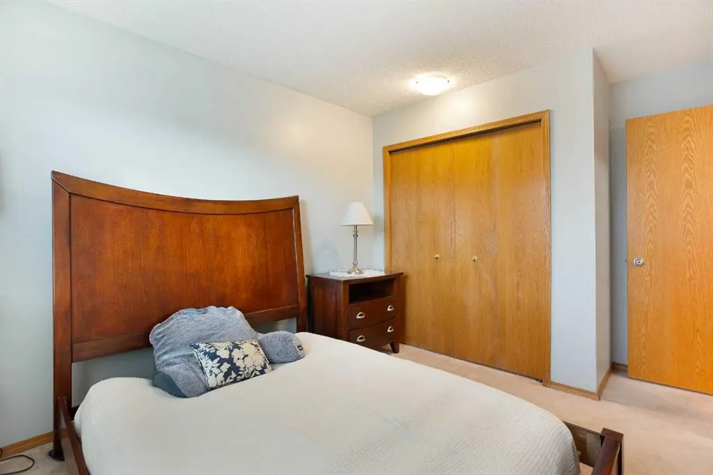 124 Del Ray Close NE