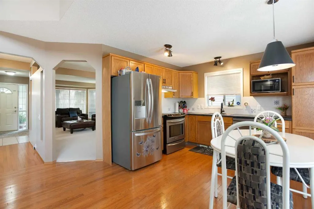 124 Del Ray Close NE