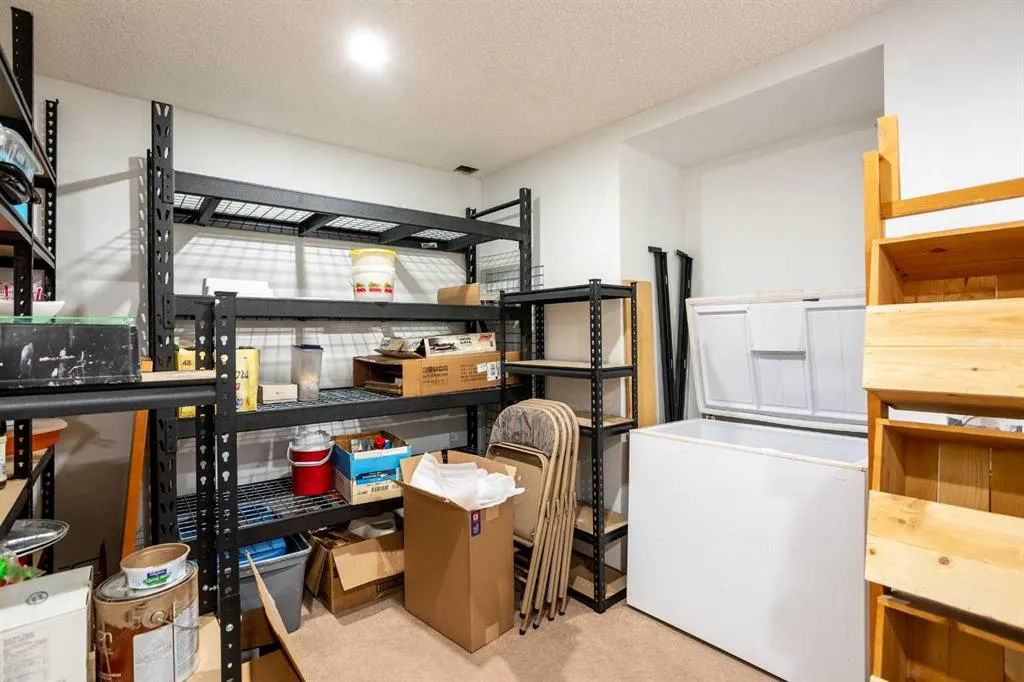 124 Del Ray Close NE