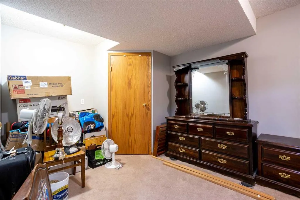 124 Del Ray Close NE