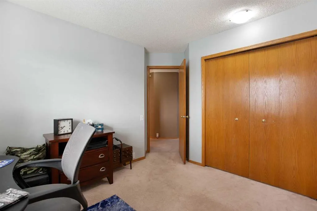 124 Del Ray Close NE