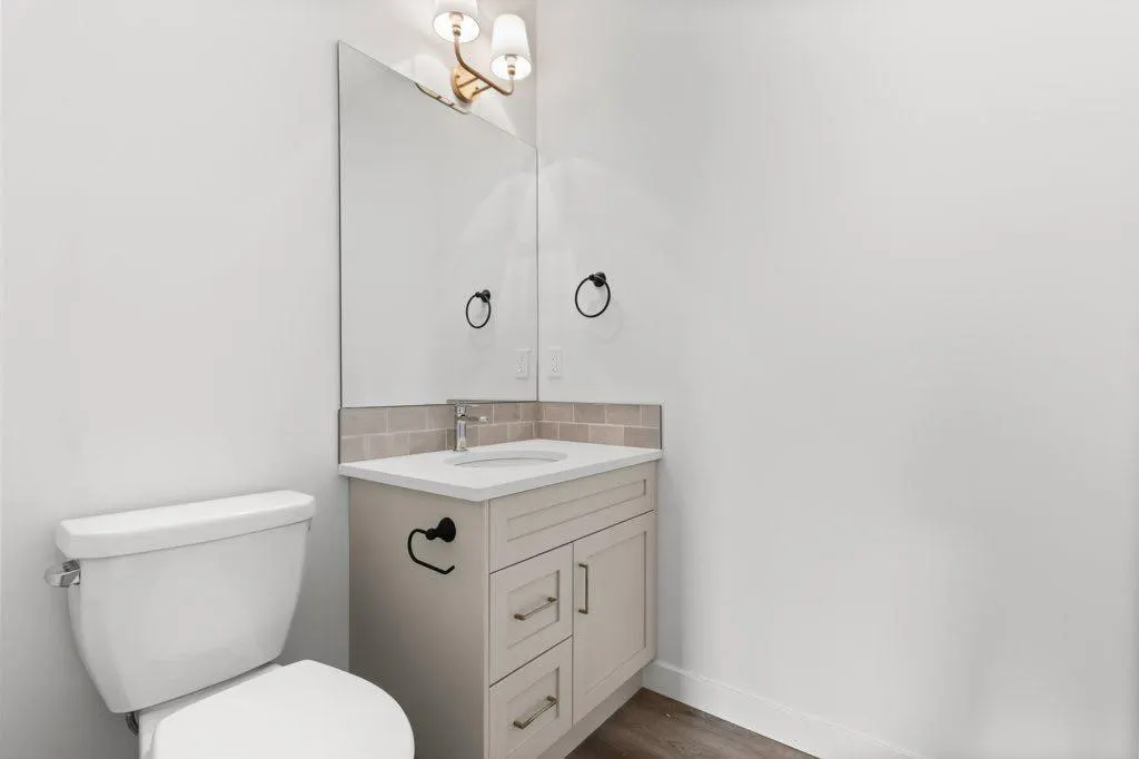 5463 55 Avenue #5