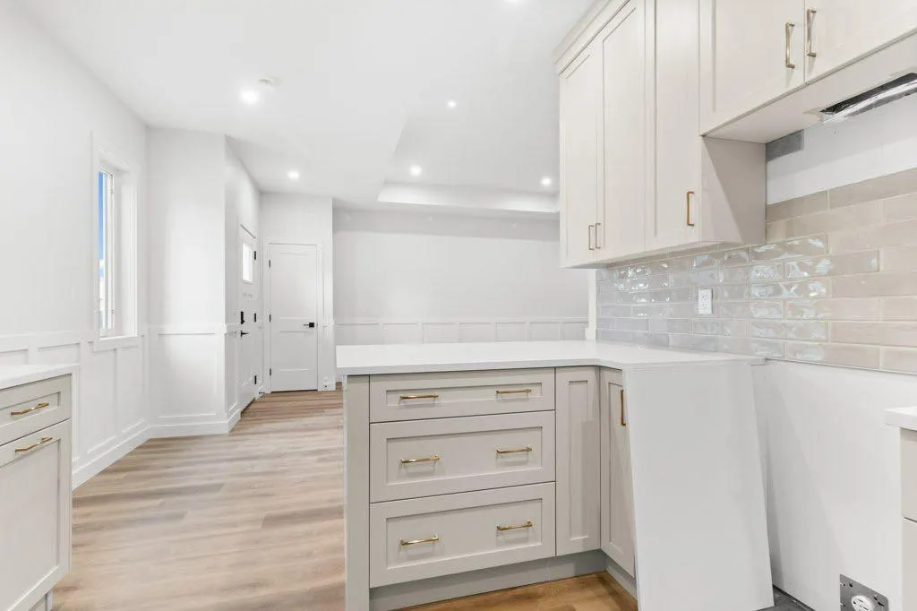 5463 55 Avenue #5