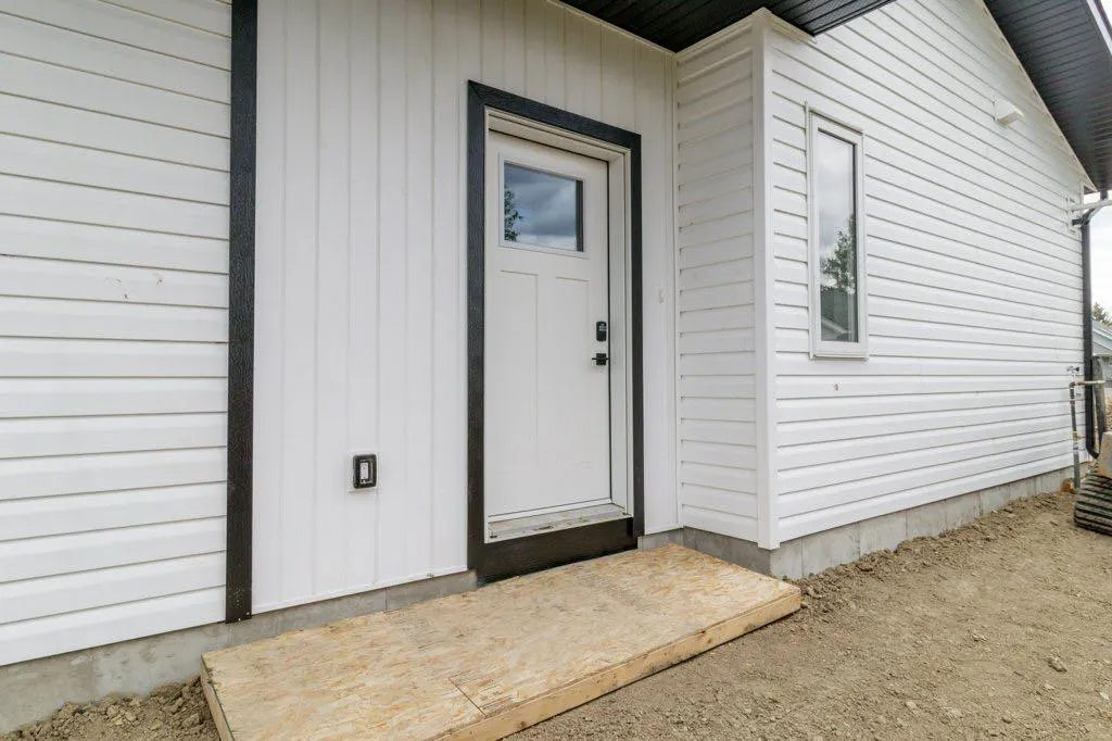 5463 55 Avenue #5