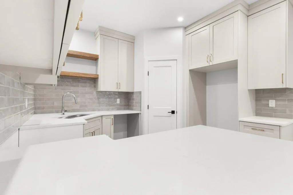 5463 55 Avenue #5
