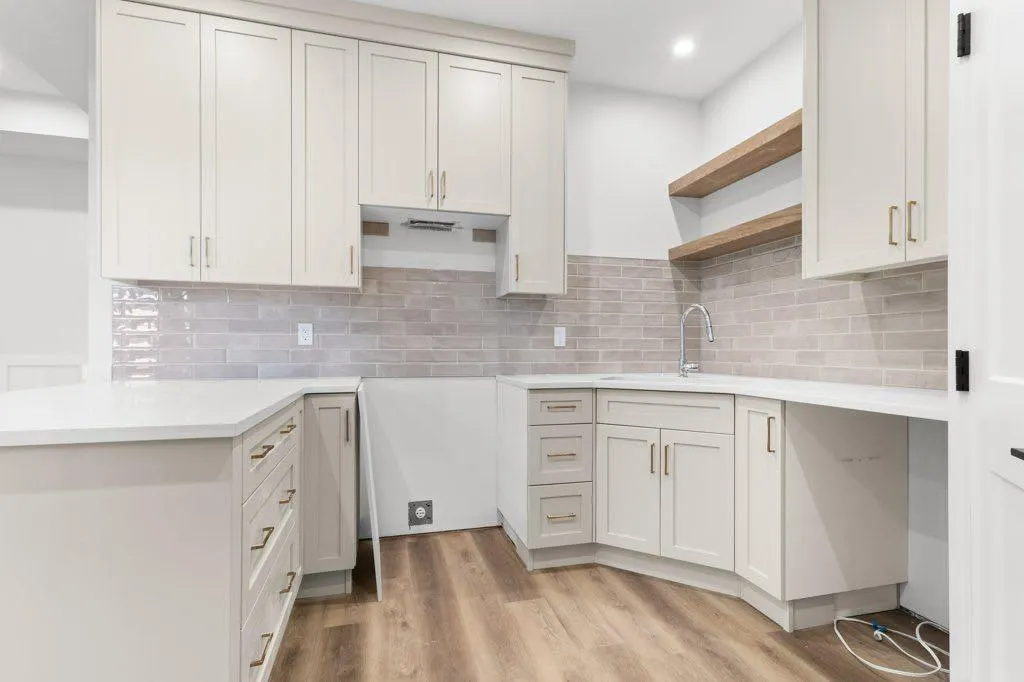 5463 55 Avenue #5