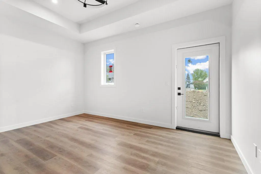 5463 55 Avenue #5