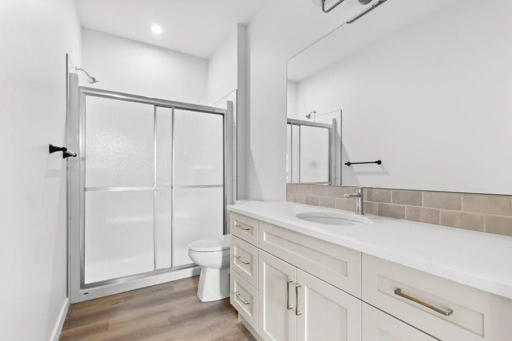 5463 55 Avenue #5