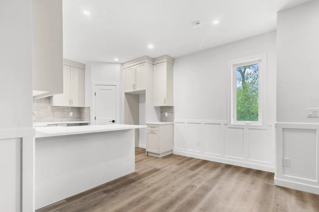5463 55 Avenue #5