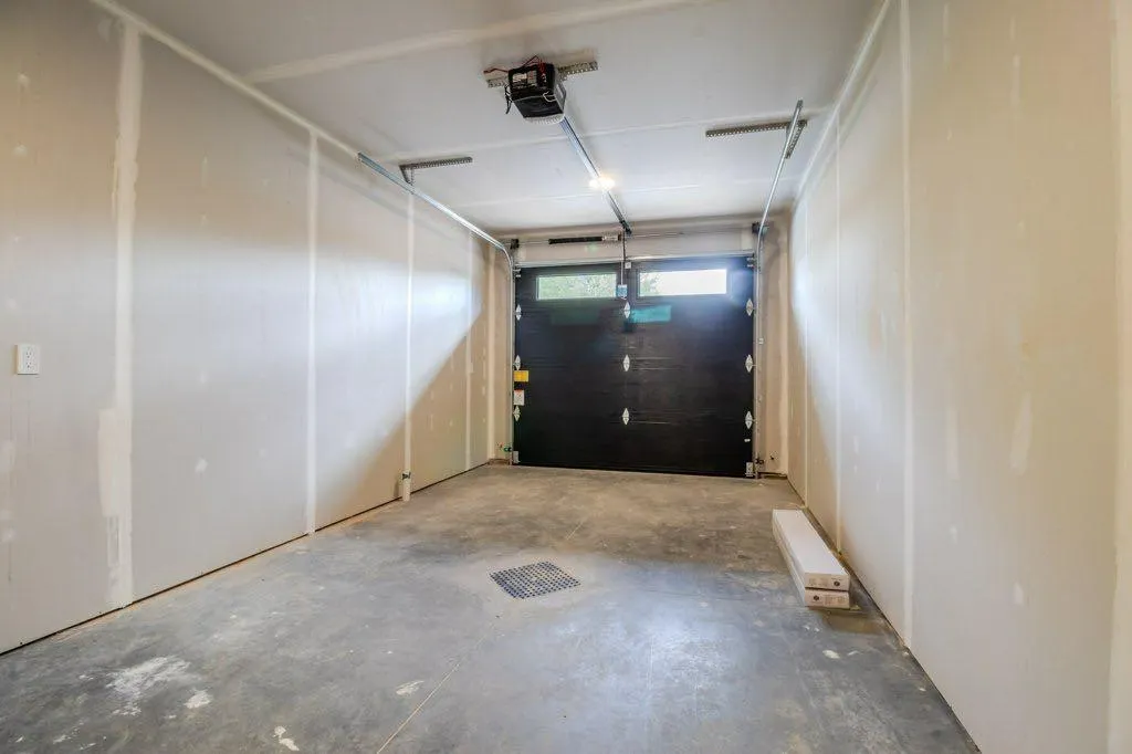 5463 55 Avenue #5