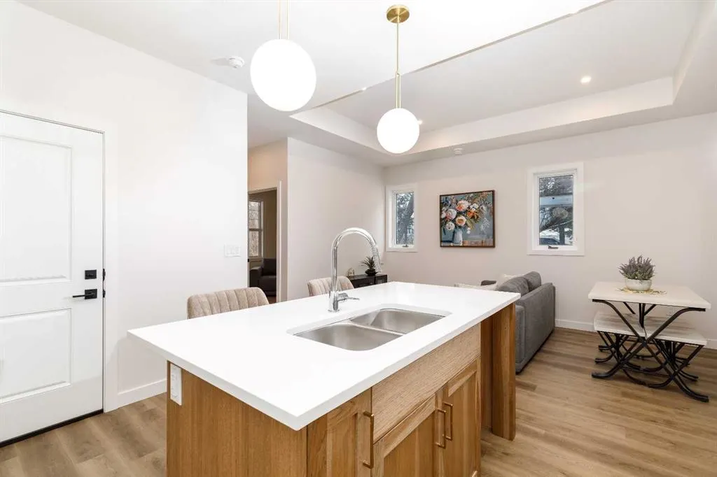 5463 55 Avenue #7