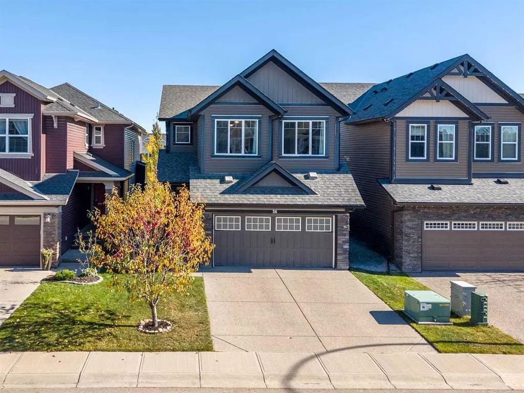 36 Cougar Ridge Manor SW