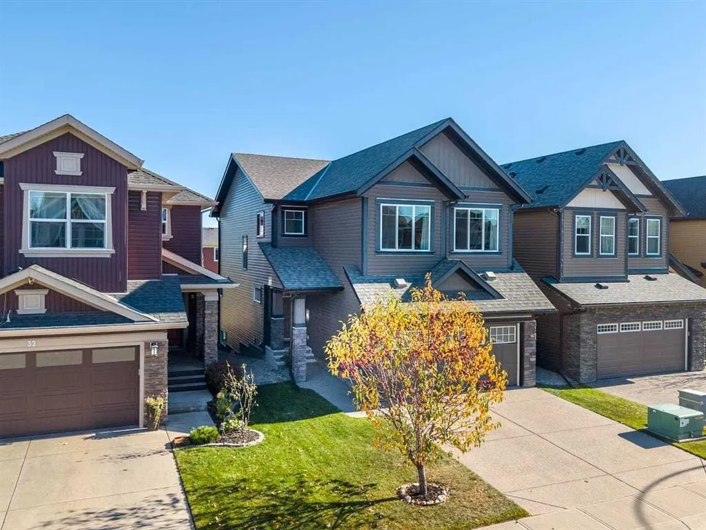 36 Cougar Ridge Manor SW