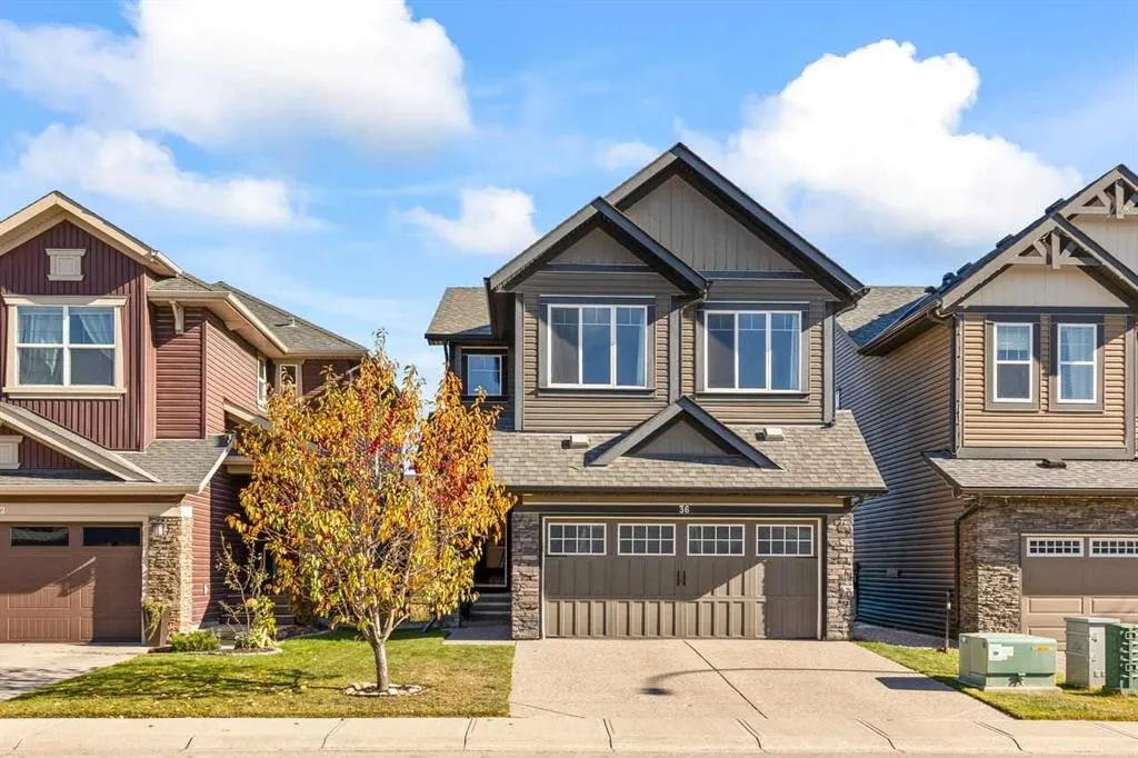 36 Cougar Ridge Manor SW