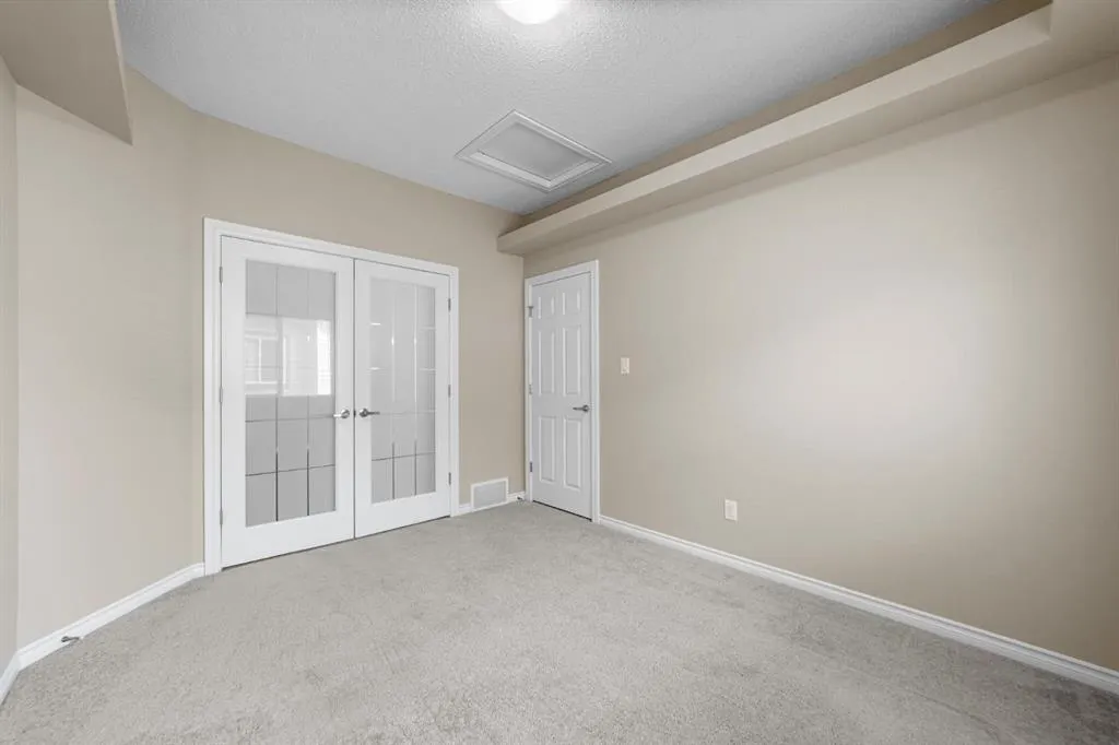 5021 34 Avenue #12