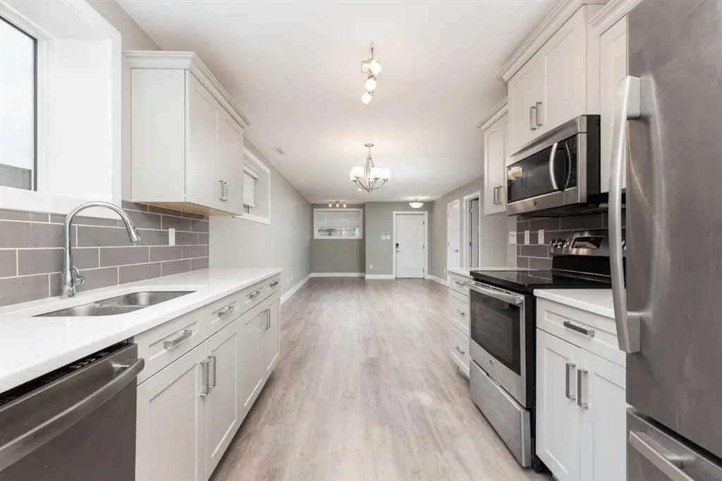 319 Northlander Bend W