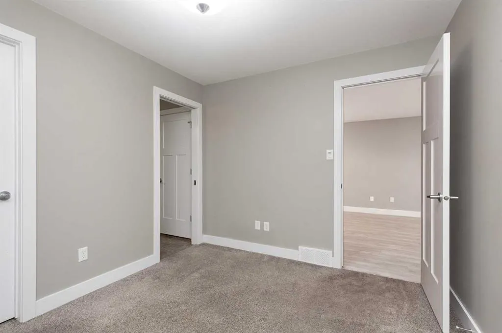 319 Northlander Bend W