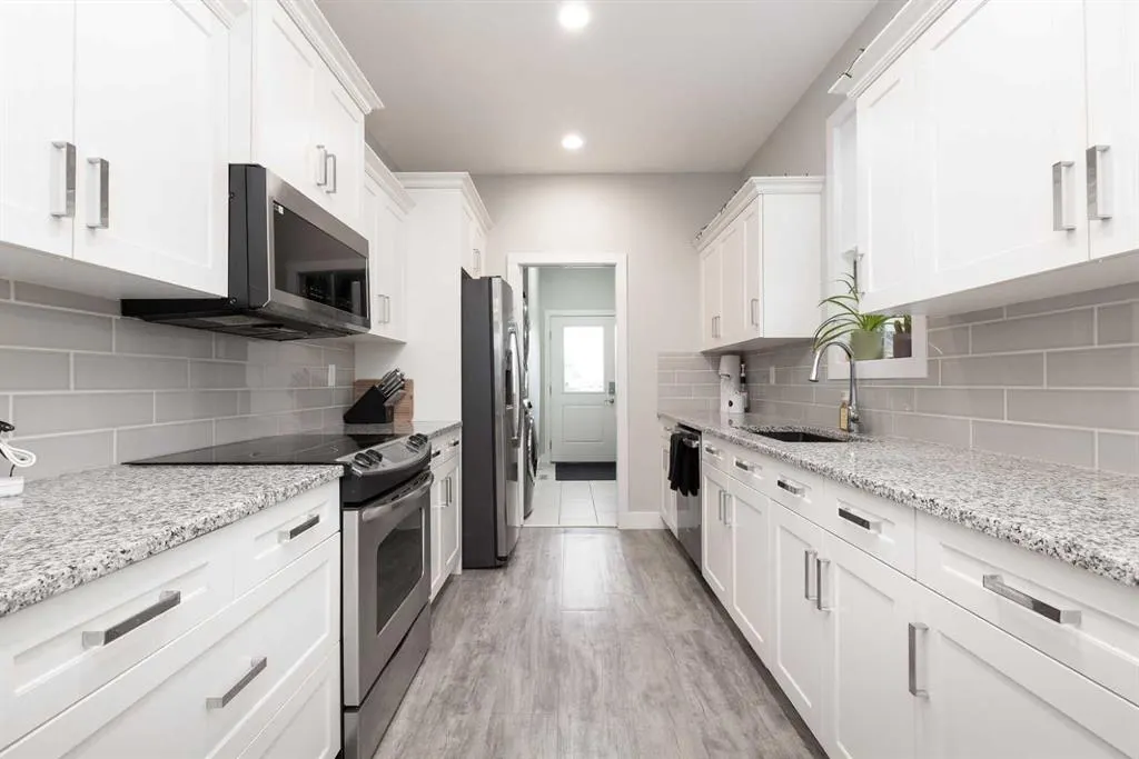 319 Northlander Bend W