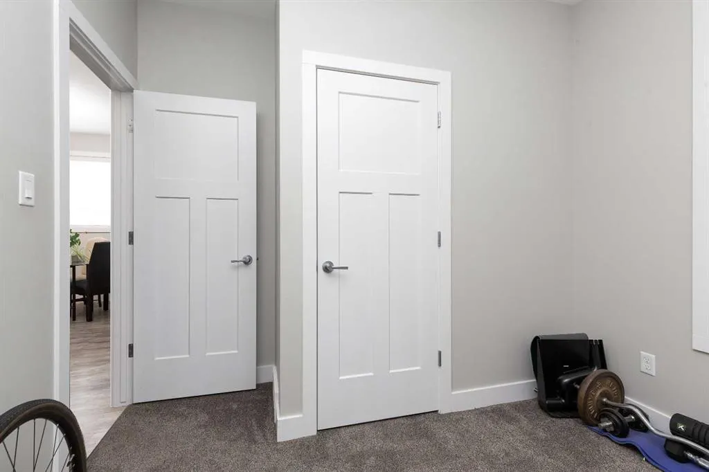 319 Northlander Bend W