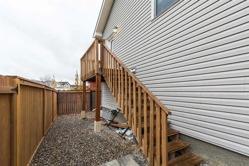 319 Northlander Bend W