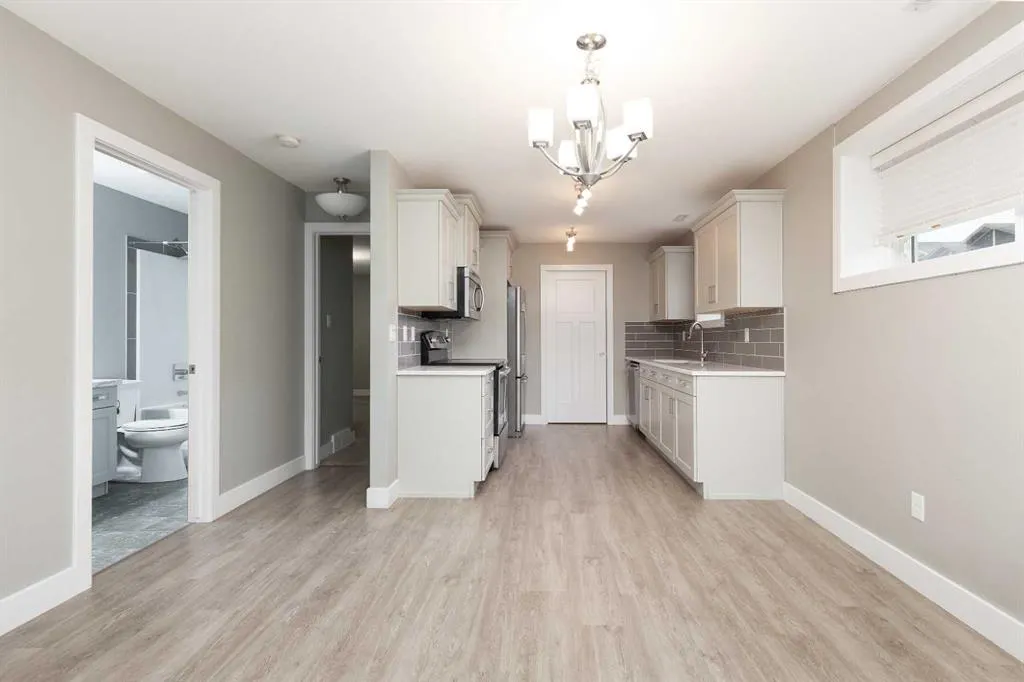 319 Northlander Bend W