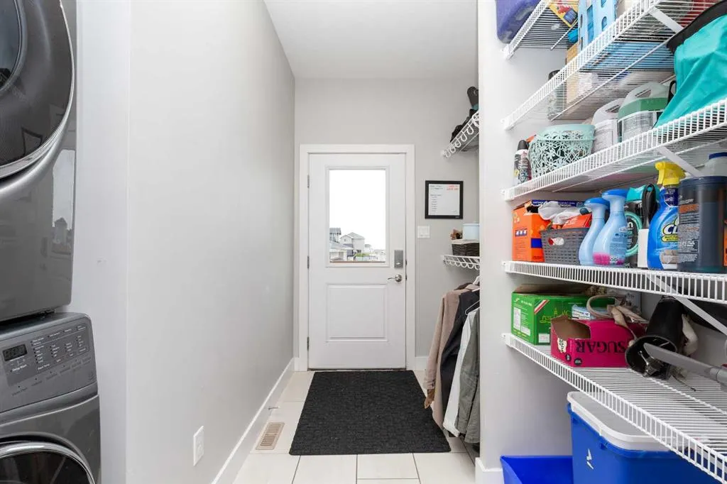 319 Northlander Bend W