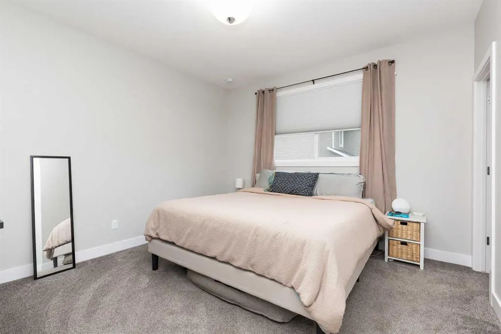 319 Northlander Bend W