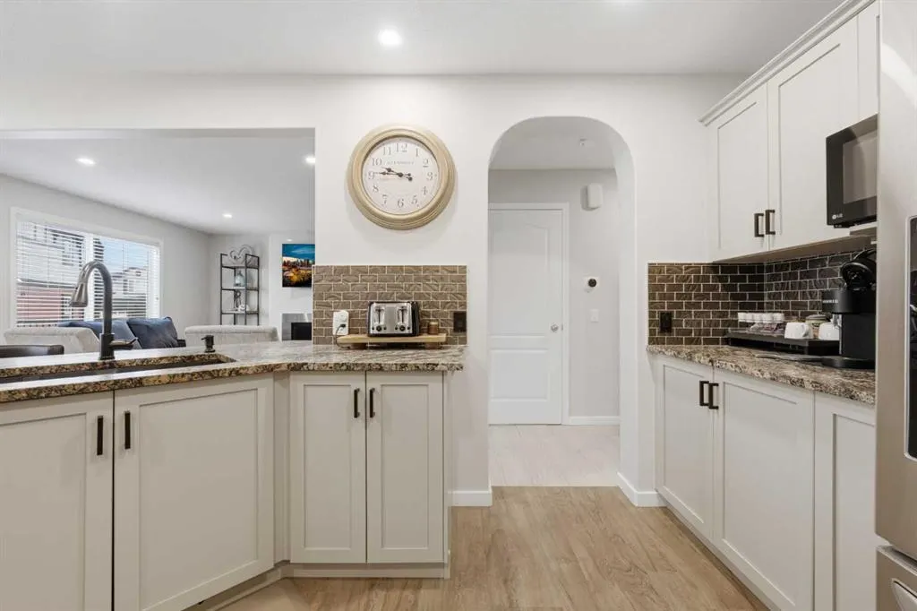 121 Springmere Grove