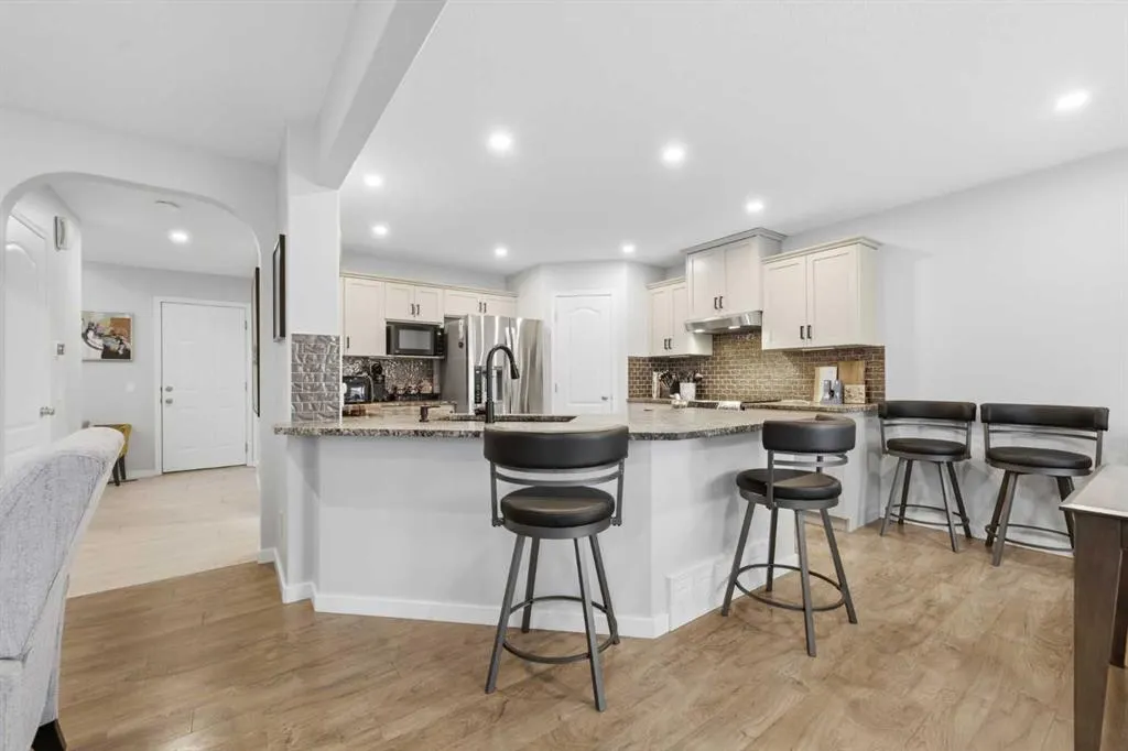 121 Springmere Grove