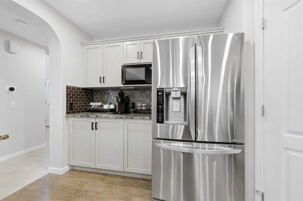 121 Springmere Grove